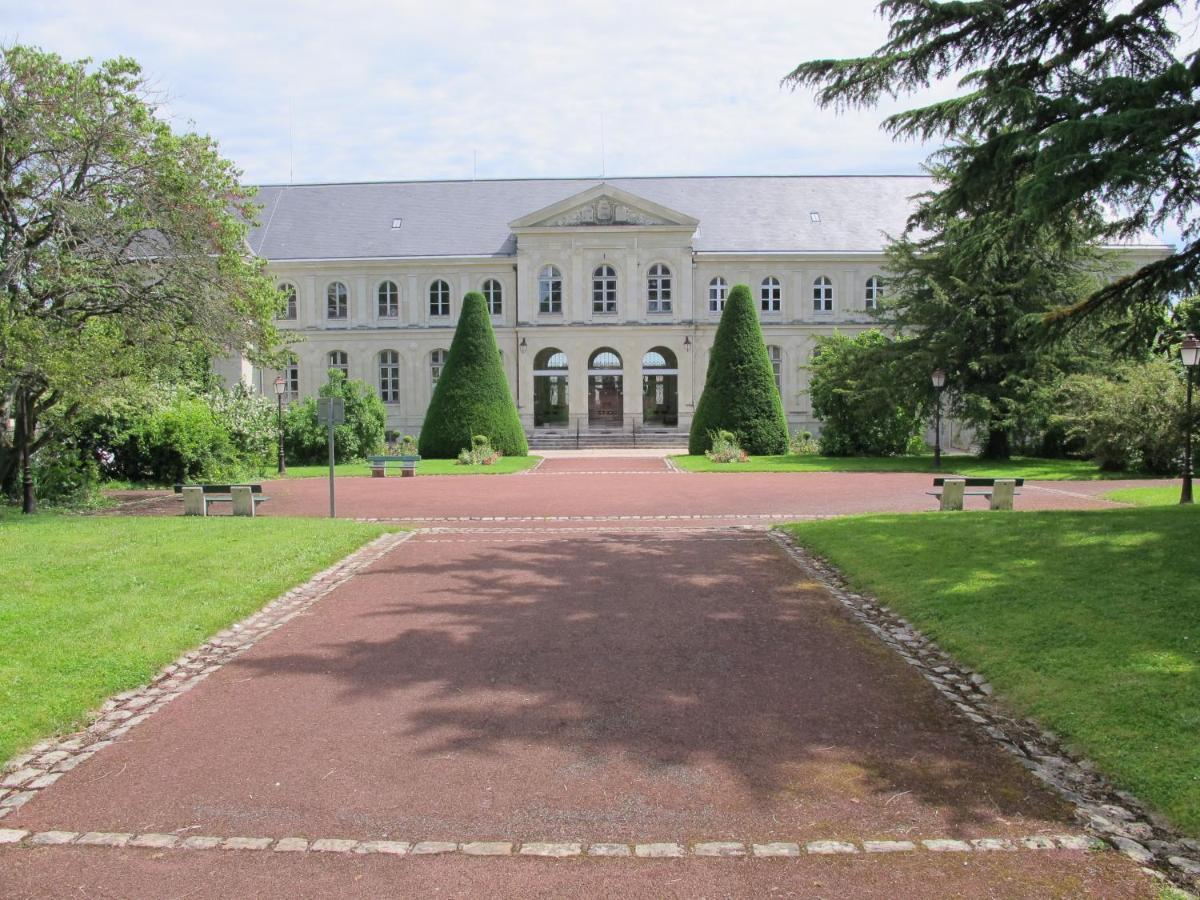 Petit Havre De Tranquillite Loudun Exterior foto